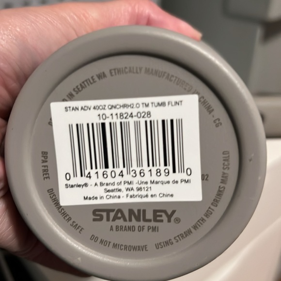 Stanley 40 oz Flint NWT - Picture 2 of 3